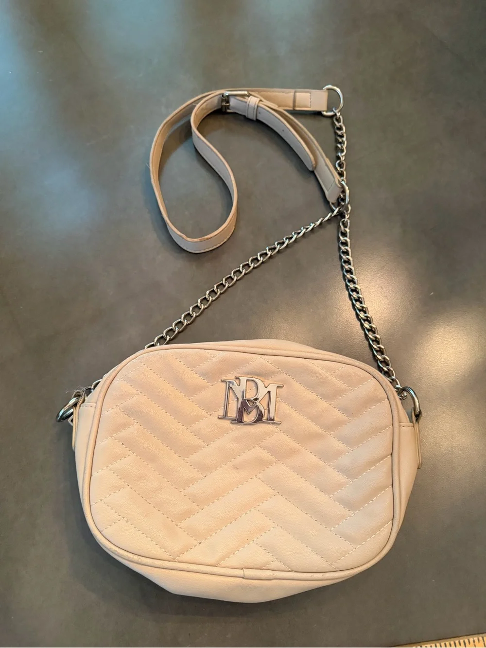 Badgley Mischka Beige Quilted Crossbody/Camra Bag with Silver Logo